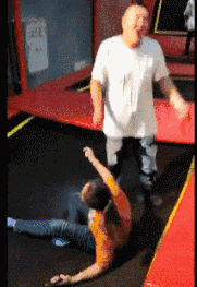 |搞笑GIF:我都不敢这么p,她却敢这么长!