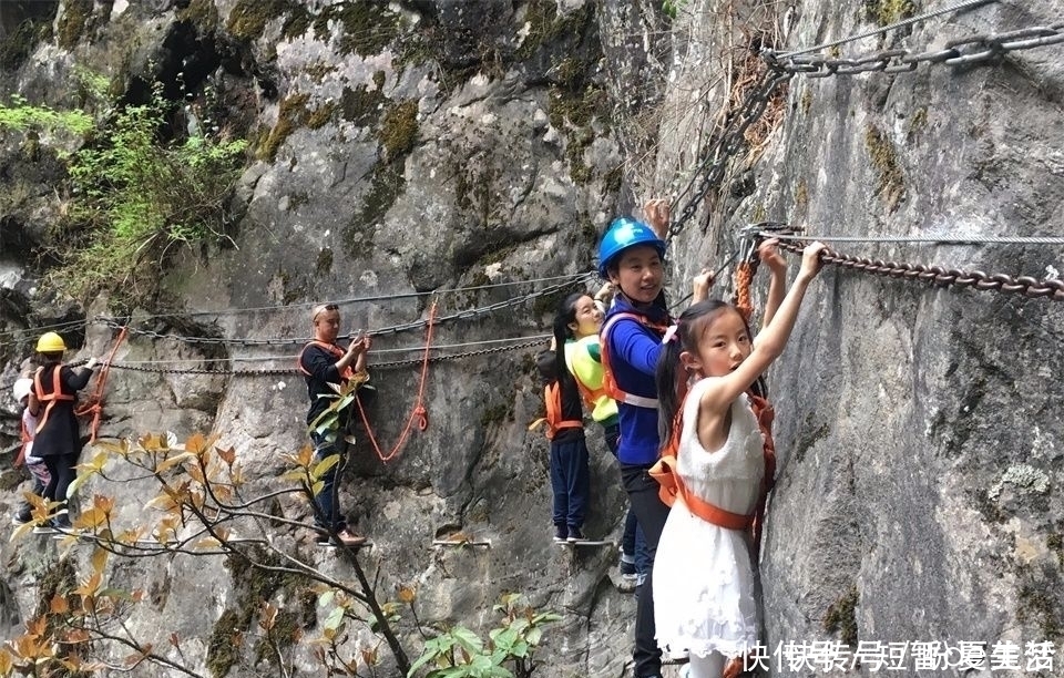 景点|中国最吓人的两大景点：一个悬崖边，一个悬崖上，你敢去么？