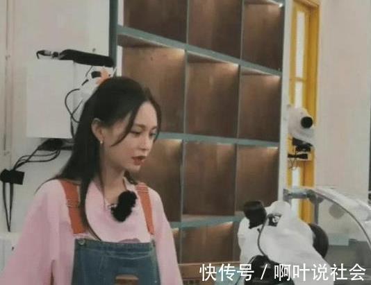 47歲汪涵在農(nóng)村開小賣部，鬢角發(fā)白肚腩突出，好友蔡國慶來捧場