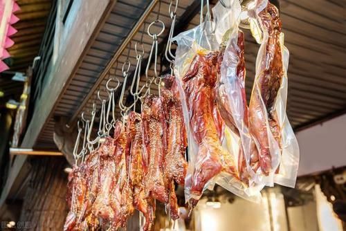 中老年人|人老了就不能吃肉了?50岁后,这4种肉不妨多吃一点,对身体好