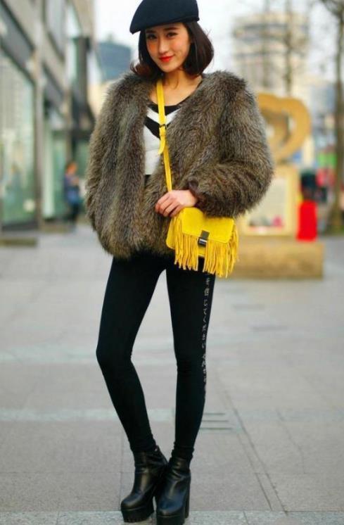 唯美|街拍:美女白皙的皮肤,清秀的脸庞,唯美的笑容很清新