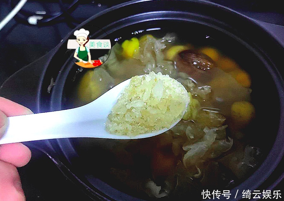 煮银耳汤时,掌握好一个技巧,银耳汤出胶质爽滑浓稠,比买的好喝