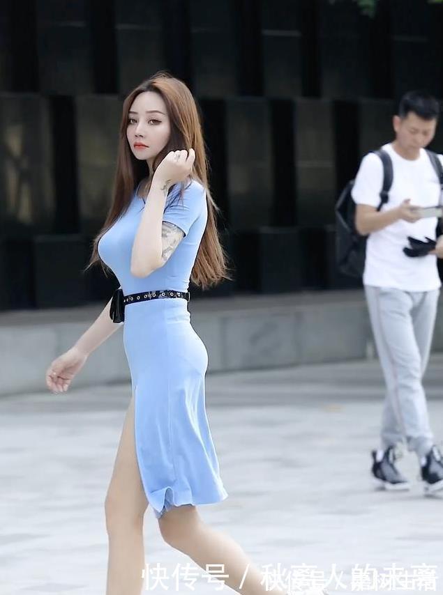 修身 纯色修身连衣裙搭配白色运动鞋，娇嫩丰盈，飘逸美丽