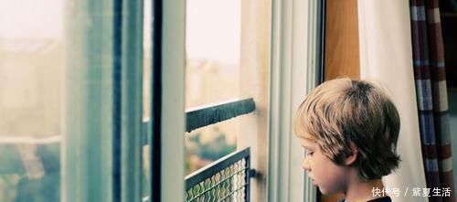 自卑|男孩手写“印刷体”走红,获赞700万,父母却叹气:他生病了