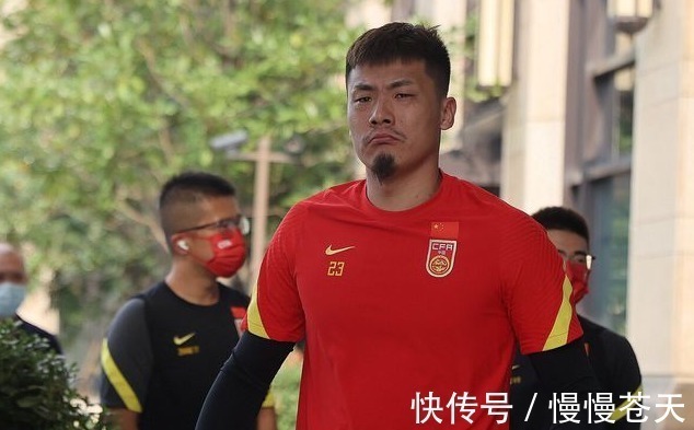 张稀哲|国足3名国脚被曝退出国足?张稀哲终于扛不住了,另外2人早该走了