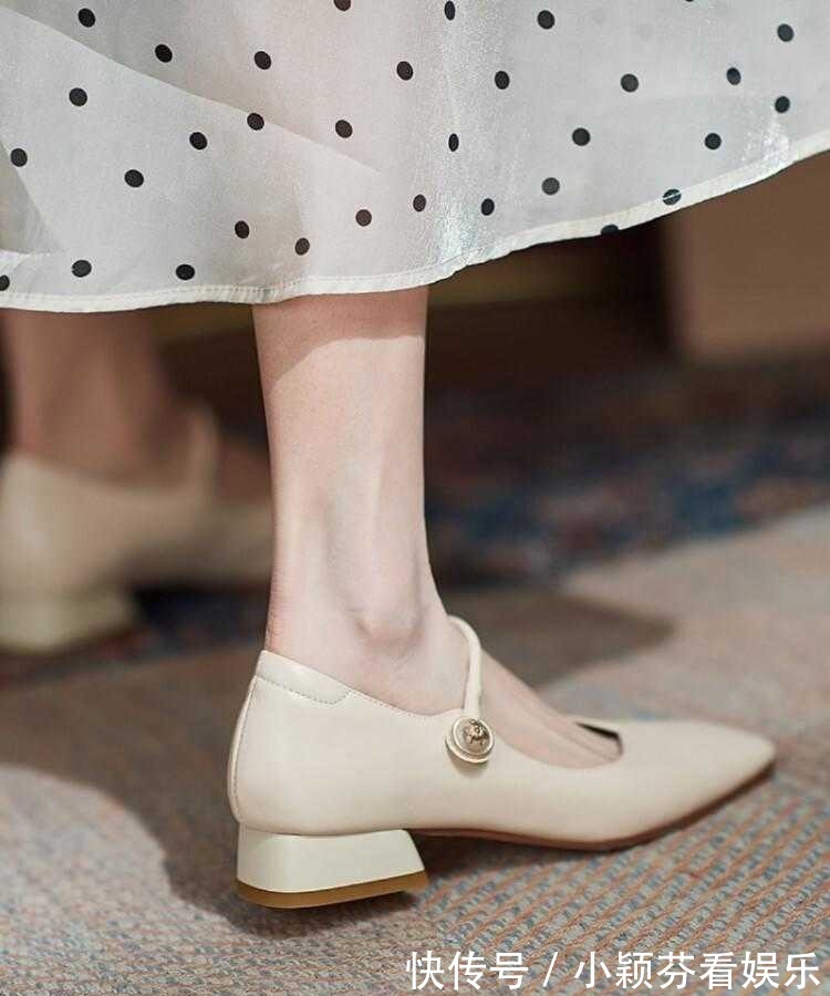 穿搭 女生秋冬穿风衣时,不管高矮,搭配这5双鞋子,照着穿都很高级