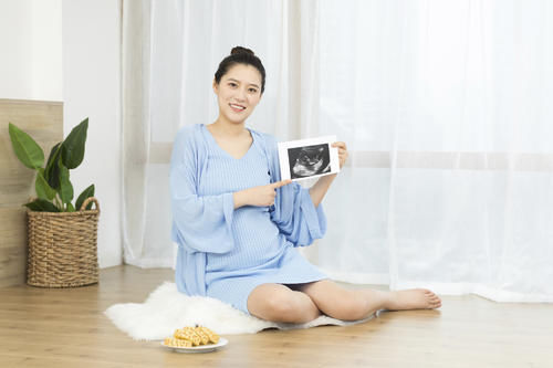 胎动|进入孕晚期，孕妈妈牢记“两勤二懒三调整”，孕妇舒适胎宝健康