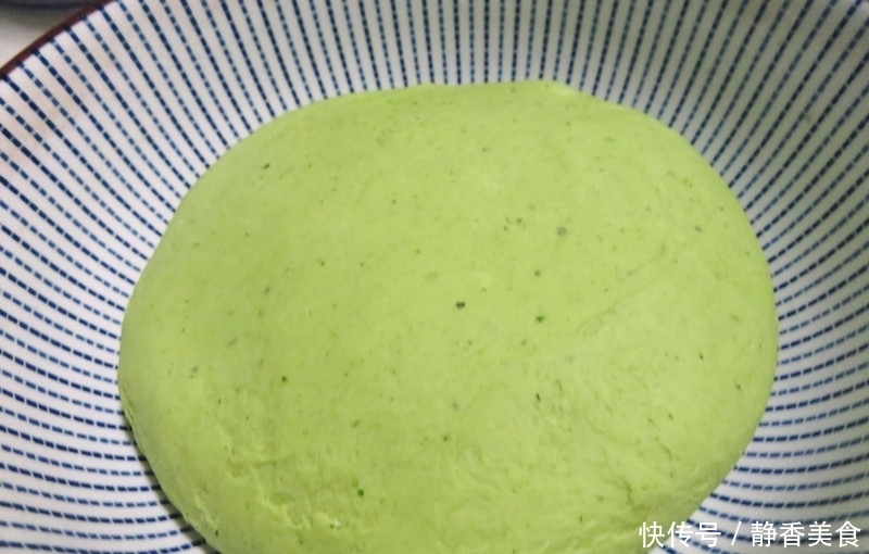 蒸馒头用它和面,不光营养丰富,还有蔬菜的清香,一次多吃两个!