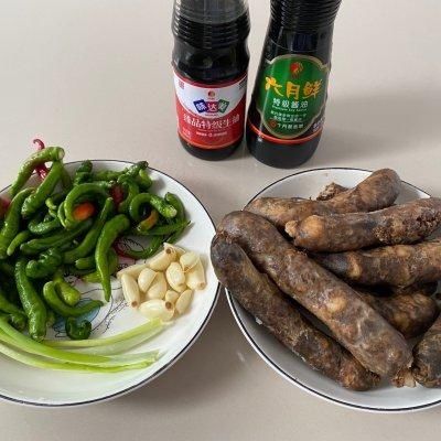 今晚花10分钟做好辣炒香肠，明天便当就吃它