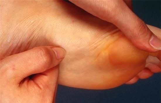 血糖|“糖尿病”多是拖出来的，身体“3处”出现反常，可能血糖已高！