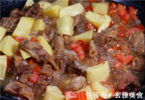 炖牛腩切记别直接焯水，看20年大厨的做法，肉质软烂，汤汁鲜美