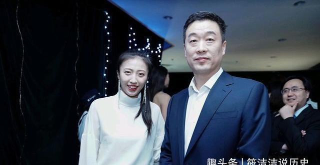漏背装|中国女排美女如云,刘晏含漏背装刷新网友认知,这也太大胆了