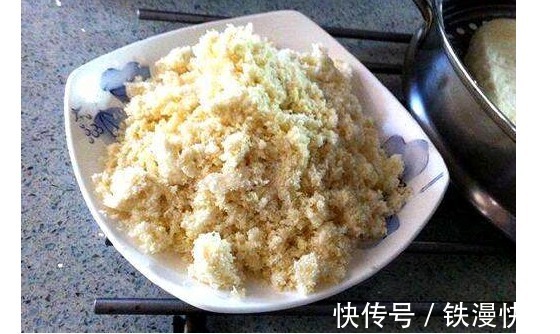 花友以下2种“垃圾”养花,盆栽都叶厚花大色又艳,十年不用施肥