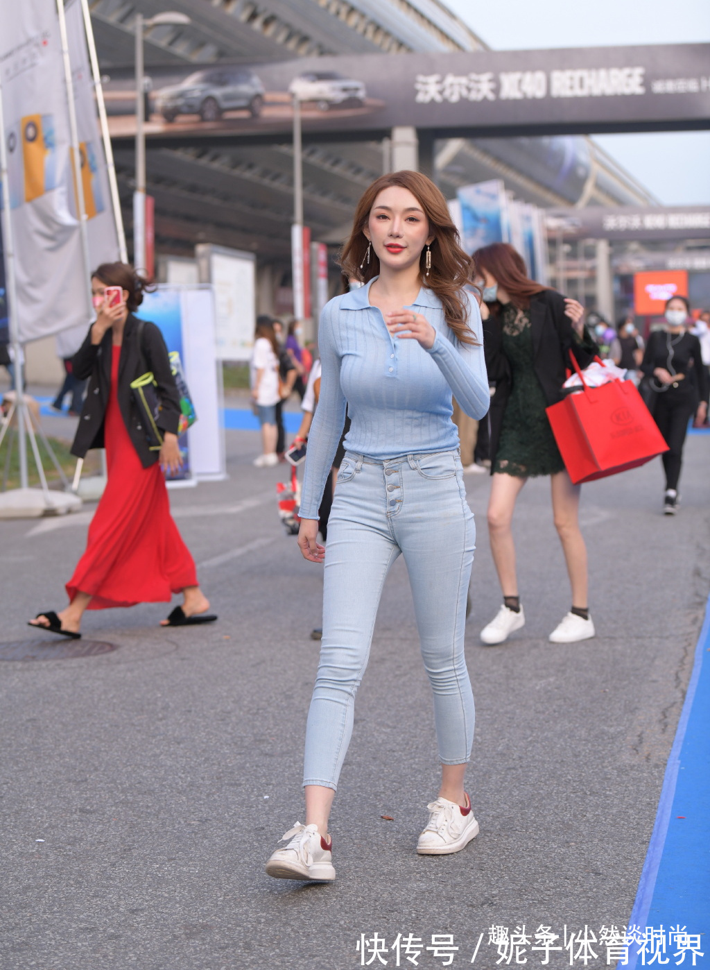 牛仔布 微胖女孩的日常穿搭,如果您要娶媳妇,一定要娶这样的类型