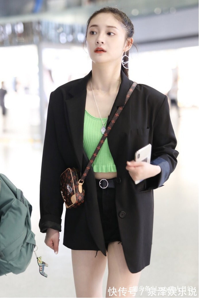 包臀裙 西装+运动内衣简直绝了!秋天这样穿得炸街,早秋穿搭安排好了