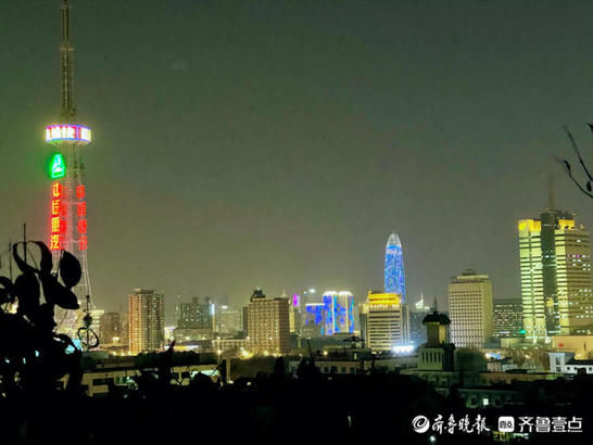 老年|爬千佛山看夜景，风景这边独好