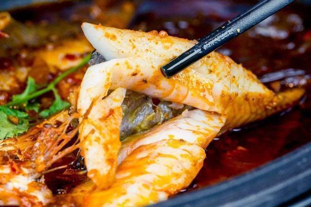 鱼柳|吃鱼时第一筷子夹哪里,就能看出他的性格,自私的人都会夹这块