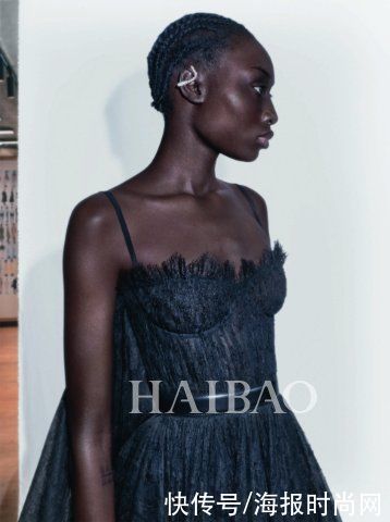 瞩目|Alexander McQueen 2021春夏女装系列及2021早秋男装系列瞩目呈现