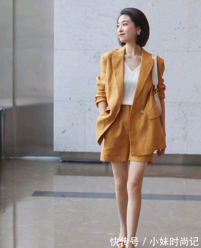 卡其色|上班的女孩该怎么打扮呢?简约穿搭就很有气场,干练又有女人味