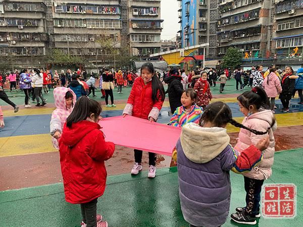 风雨送春归，飞雪迎春到