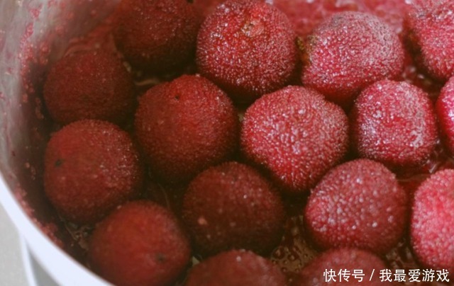 这水果比肉贵,不管有钱没钱,别亏待了孩子,条件允许每周吃一次!