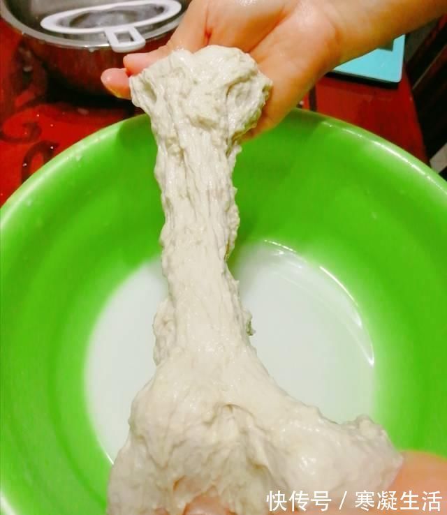 自制凉皮，筋道爽滑，健康无添加第一次制作非常成功，这里有图有详解