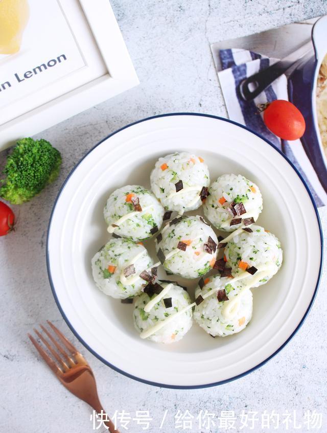 西兰花里|小清新饭团,米饭加西兰花,包沙拉馅,一口一个超满足