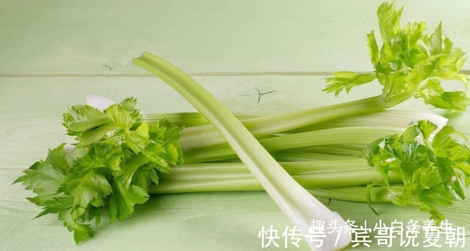 芹菜|忠告炒芹菜不能放此物，吃了生病也是自找，看完告诉身边人！