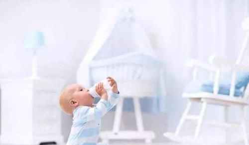宝妈|宝宝排斥“奶瓶”只喝母乳？如何度过“排斥期”？宝妈尽早安排
