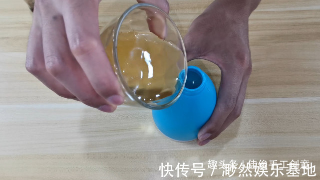 下水道|把藿香正气水抹在脚上真实用,解决了男女士的烦恼,进来学学吧!