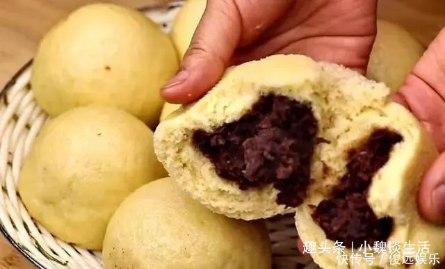 家有玉米面和红豆,教你新吃法,上锅一蒸,香甜暄软,特好吃