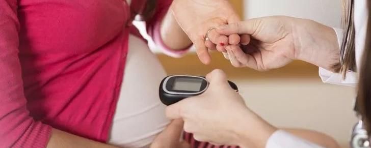 73岁糖尿病只用一个简单办法,至今让血糖稳定,无任何并发症