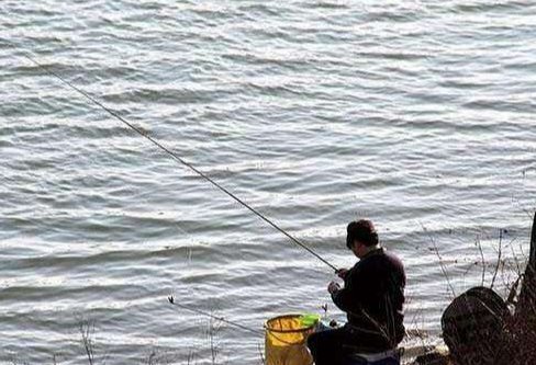 冬季晴天好钓鱼吗,实战经验告诉你技巧,连杆上鱼不是问题