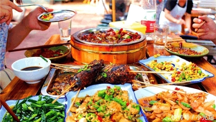 餐里|外国人提问中国菜: 为什么包子只出现在早餐? 答案让老外尴尬