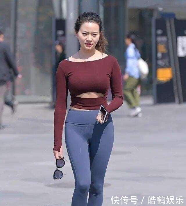 内衣 精致有型的打底裤穿搭散发时尚气息,彰显女人的气质,优雅出街!