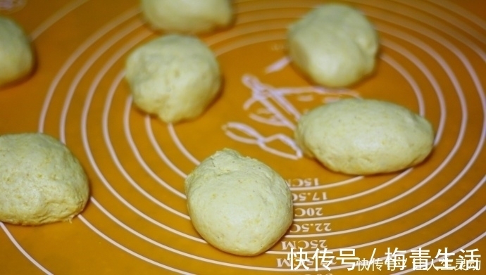 一碗玉米面，一碗白面，教你做花开馒头，有它早餐再也不用出去买