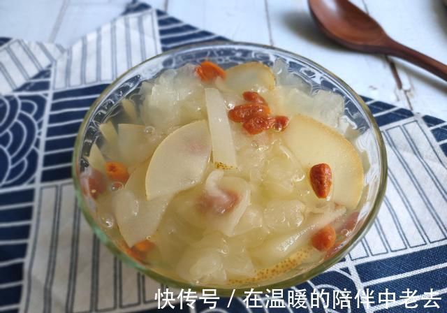 热水|煮银耳汤,凉水下锅还是热水下锅不少人搞错了,难怪银耳不出胶