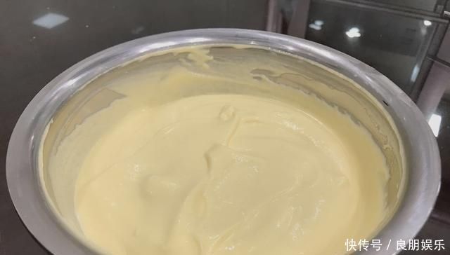 做电饭锅蛋糕,不需要加酵母,一样可以做出鲜香、软嫩的蛋糕