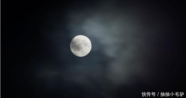 你知道为什么老人说晚上不能吹口哨吗?