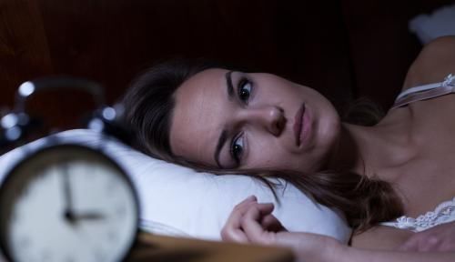 长期使用安眠药,伤身又成瘾中医治失眠简单、有效