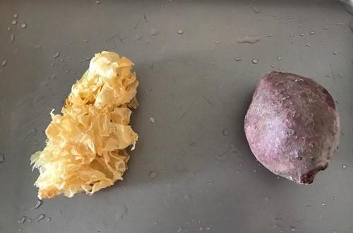 它是“天然清肠菜”，清理肠道，喝一碗等于慢跑1小时