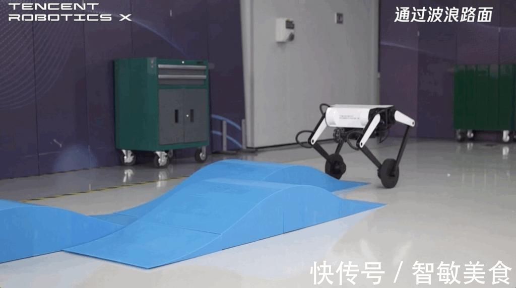 空翻|鹅厂机器人“穿着”轮滑鞋大玩前空翻,连人都不敢轻易尝试