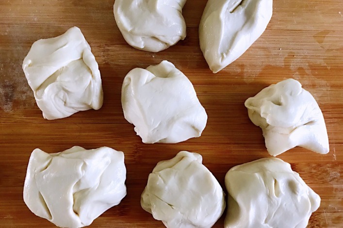 葱油饼最地道的做法，外皮酥掉渣又多层，步骤简单详细易上手