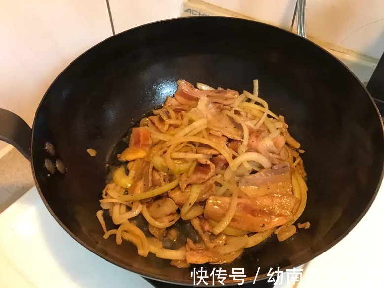 鱼片|雨天吃点啥？大叔教你日式炒乌龙面，爽滑Q弹，吃过一次就忘不了