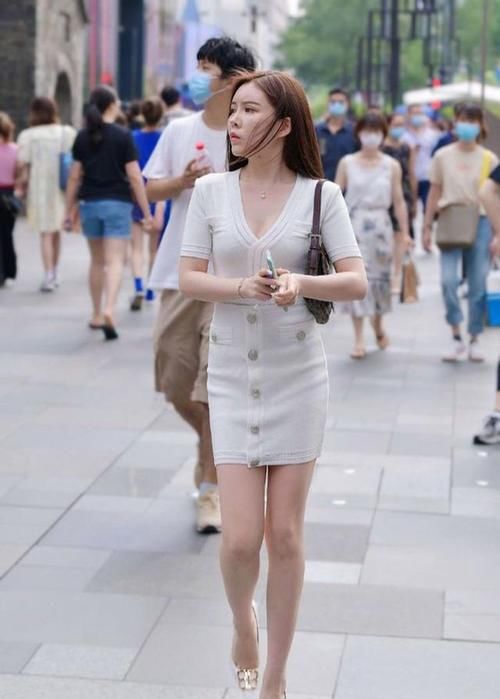 有型|短袖搭配七分瑜伽裤，让身材更加的完美有型，时尚百搭！