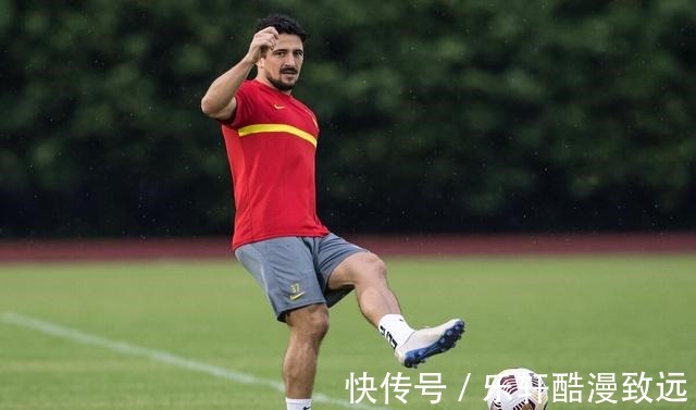 發(fā)聲|洛國富罕見發(fā)聲當著巴西媒體面，向國足表忠心，氣壞巴西球迷