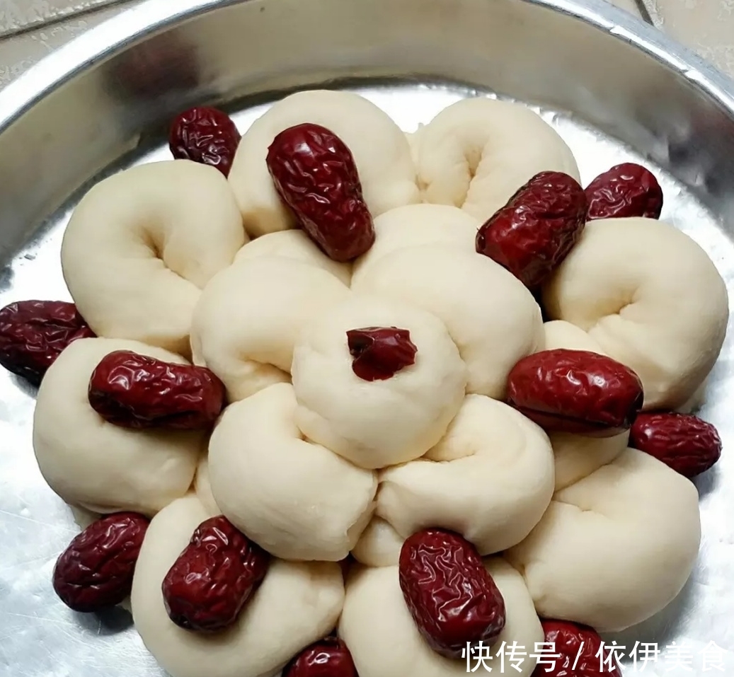 此物好吃过面包，不用油不放水，简单易做，早上来一锅，回味无穷