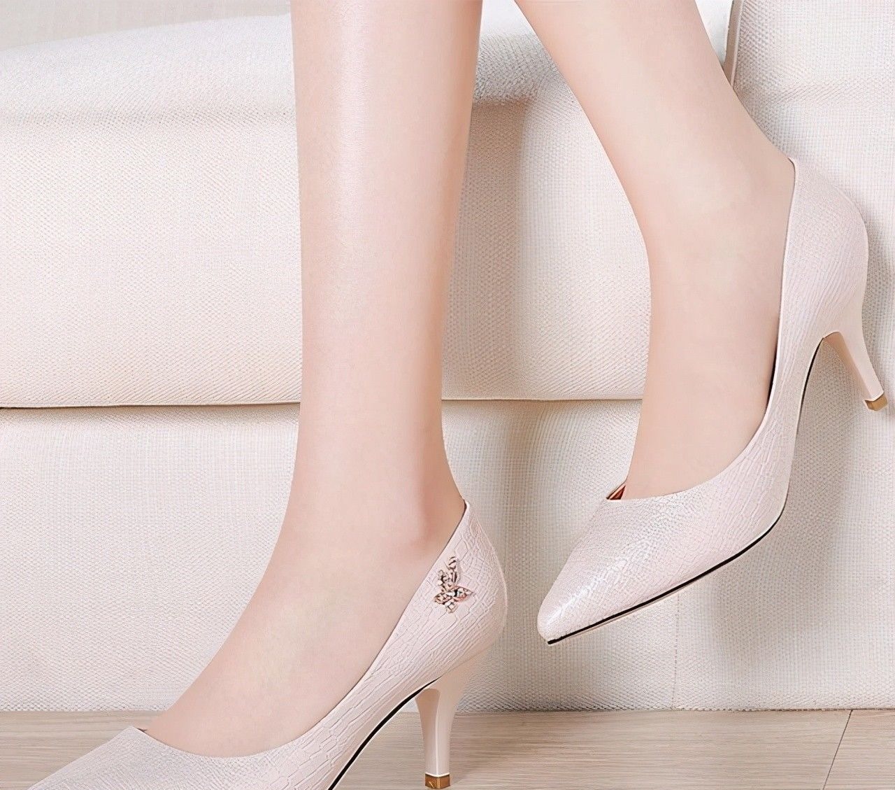 尖头 女神夏日必备高跟鞋,让你性感加倍,美丽加分,魅力绽放