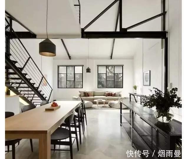 倒地面|地面不要铺瓷砖和木地板了，聪明人都用这种材料，后悔我家选错了