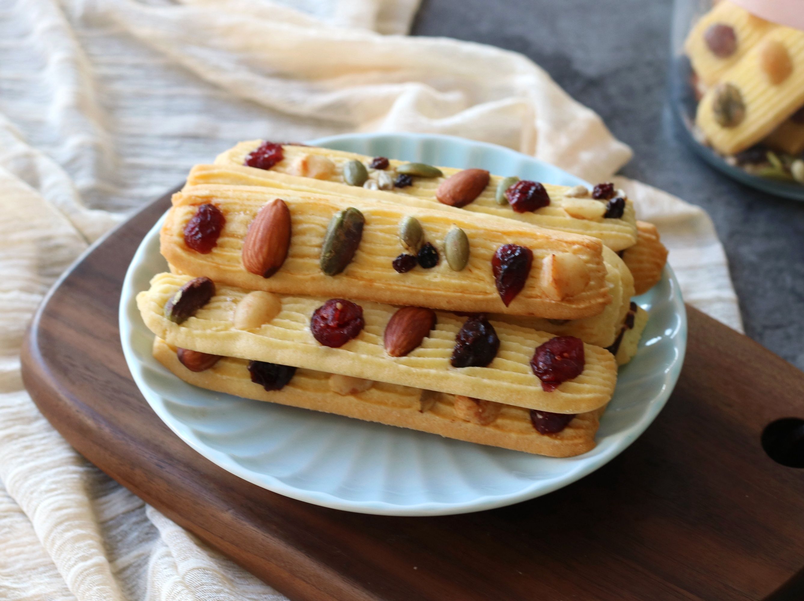 用了6年的饼干配方，酥脆可口，健康无添加，比买的好吃又实惠